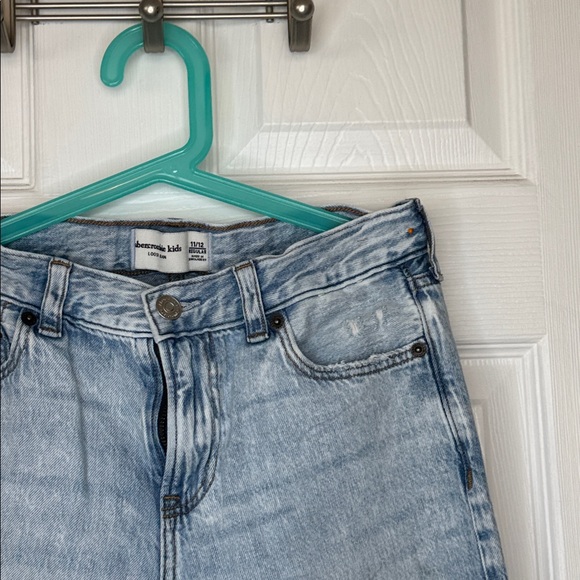 Abercrombie Kids Lightweight Loose Jeans. Light wash Sz 11/12 Regular - Picture 5 of 6